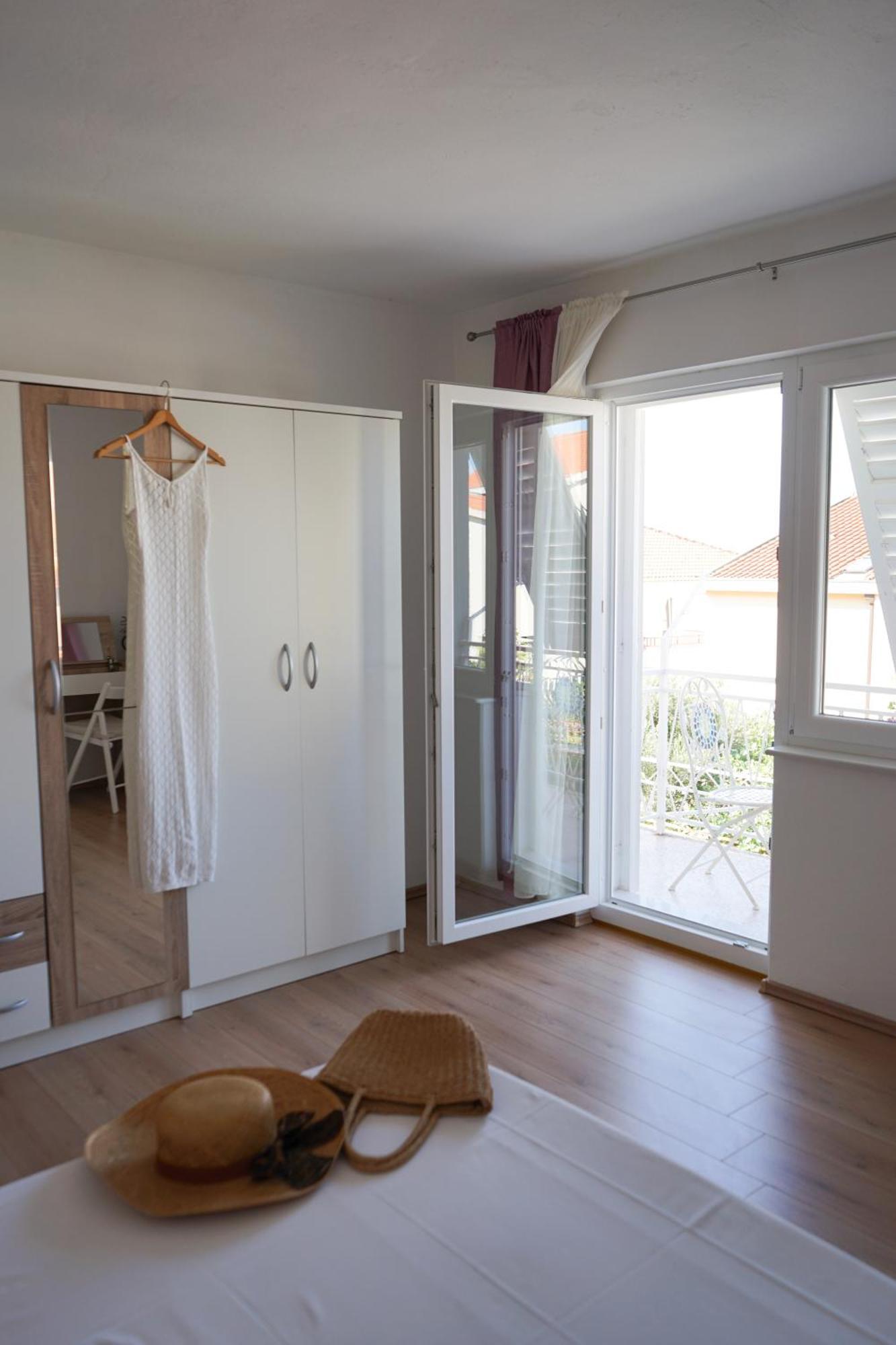 Apartments Rose Makarska Exterior photo