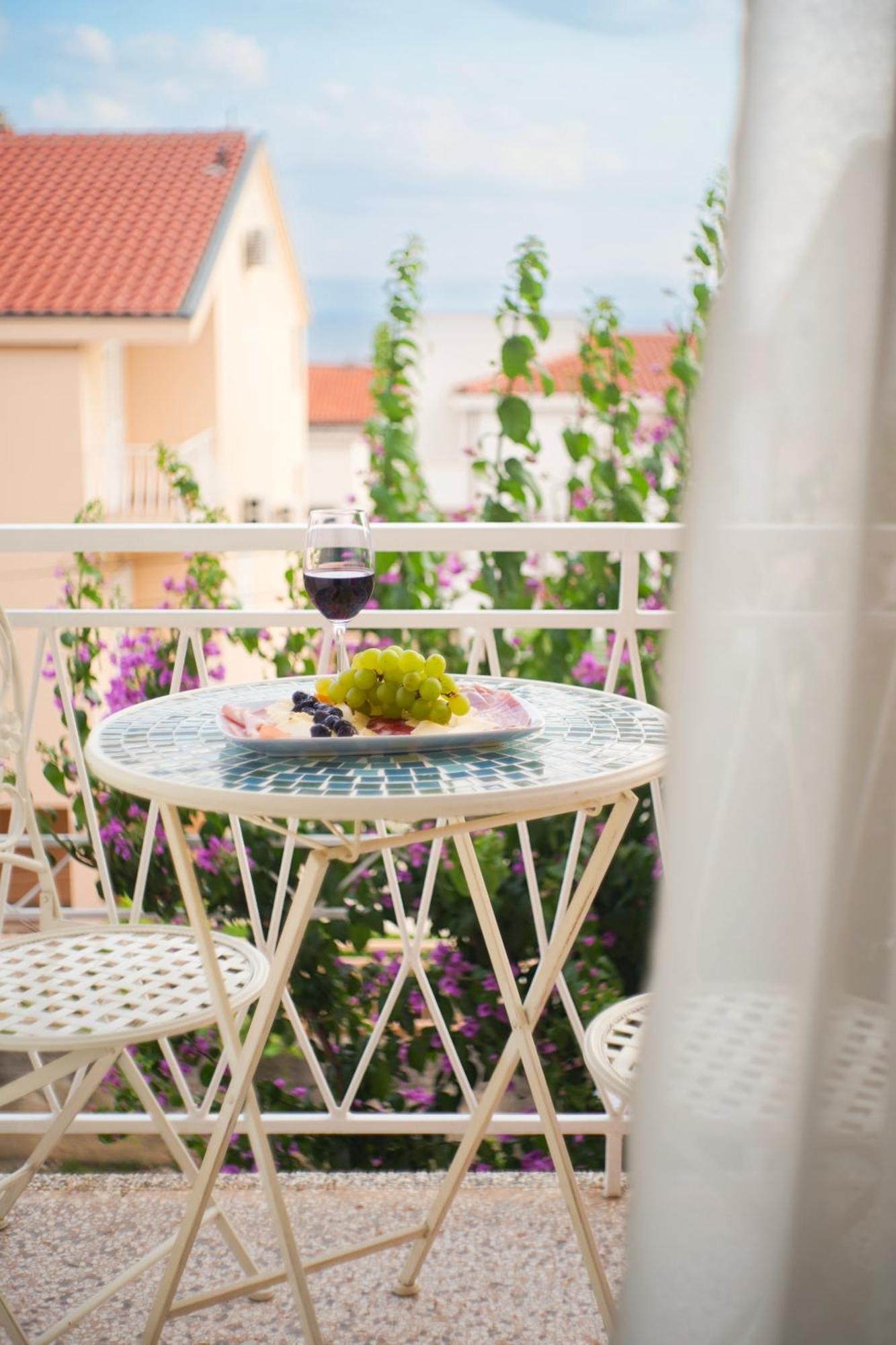 Apartments Rose Makarska Exterior photo