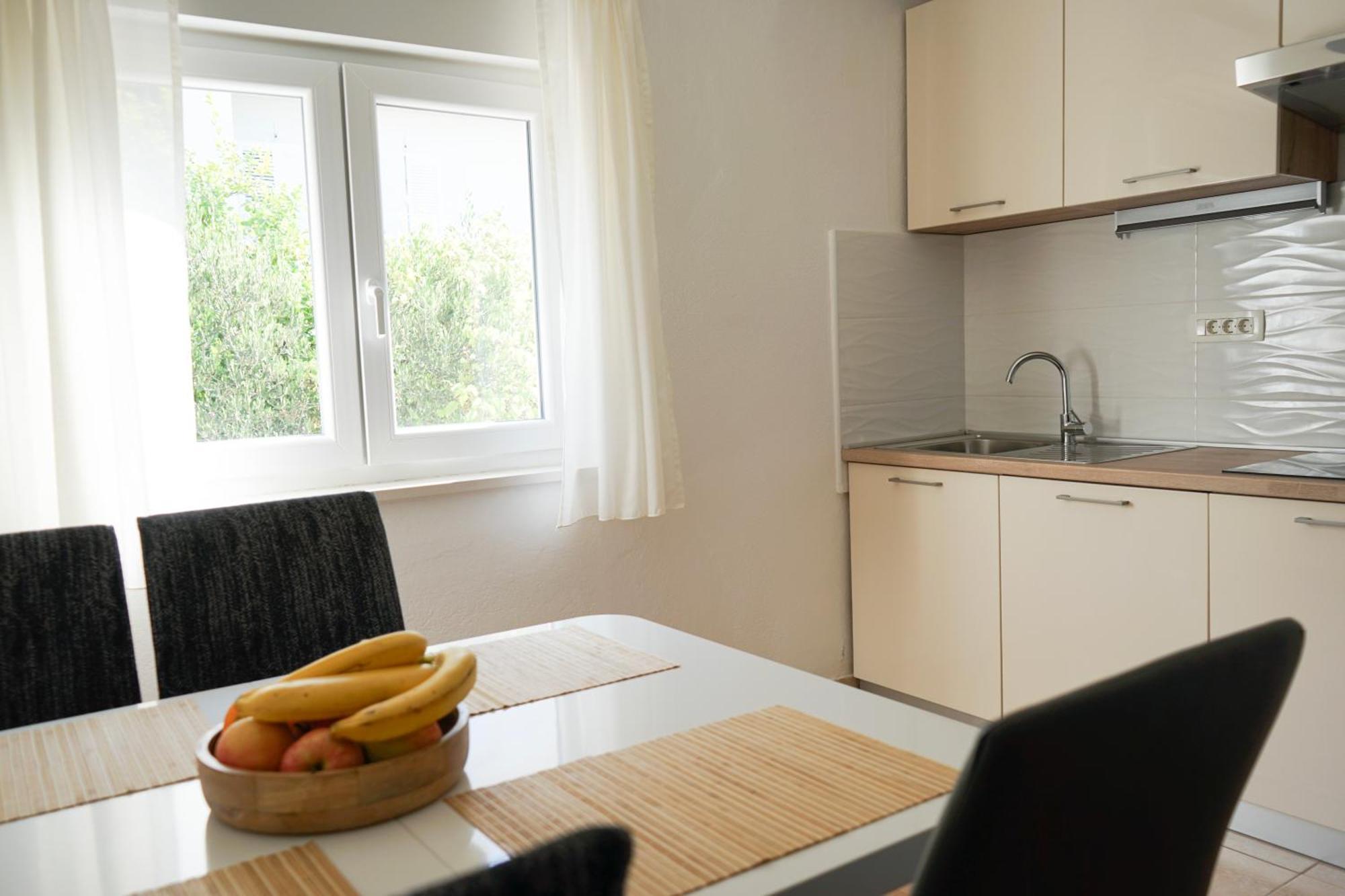 Apartments Rose Makarska Exterior photo