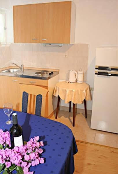 Apartments Rose Makarska Exterior photo
